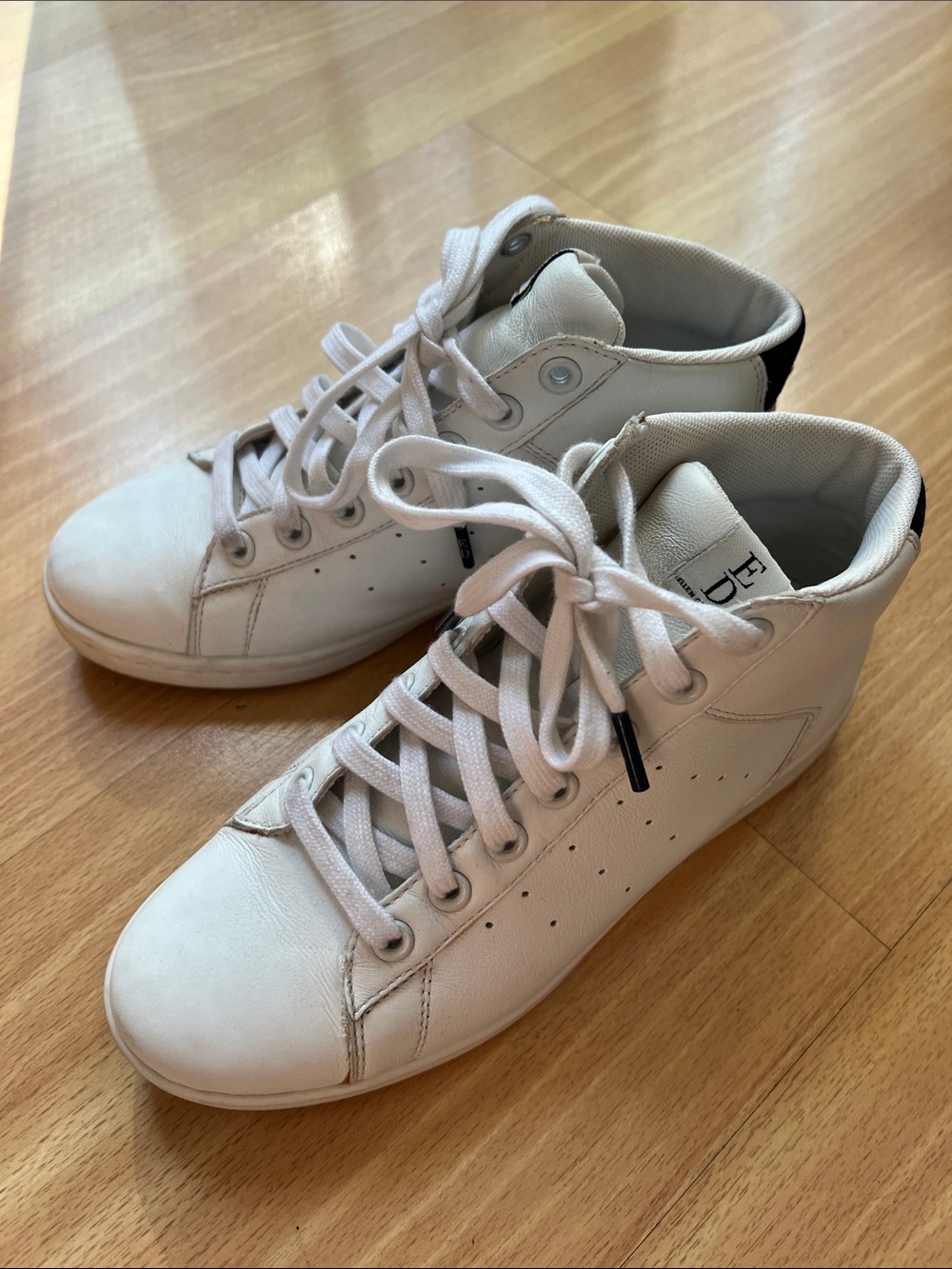 Ellen Degeneres Camarillo White High Top Sneakers - Women’s Size 6
